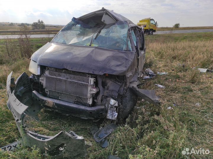 Volkswagen Multivan 2.5 AMT, 2008, битый, 150 000 км