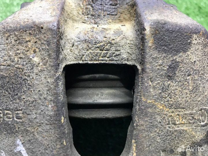 Суппорт передний левый Ford Focus 2 1.6 hwda