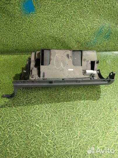 Бардачок Фольксваген Джетта 5 2009г