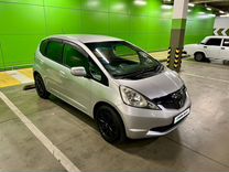 Honda Fit 1.3 AT, 2009, 301 000 км, с пробегом, цена 700 000 руб.