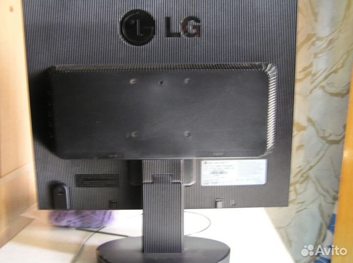 Монитор Lg flatron l1952s