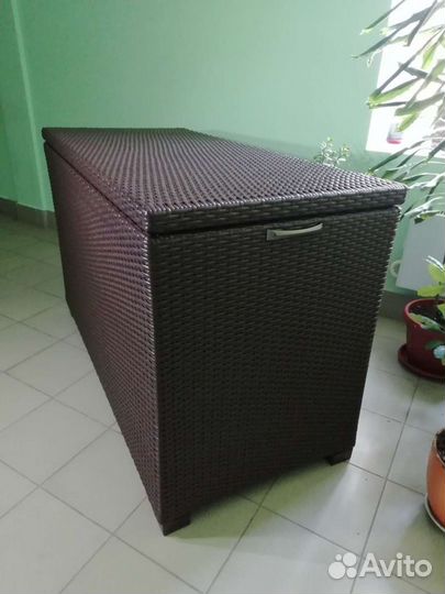 Сундук из искусственного ротанга