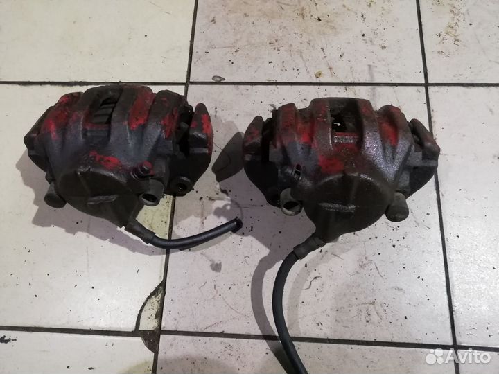 Суппорта передние BMW 5 E34