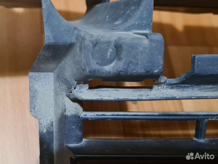 Адсорбер переднего бампера Renault Fluence