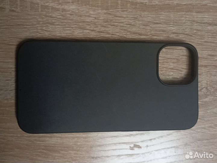 Чехол на iPhone 13