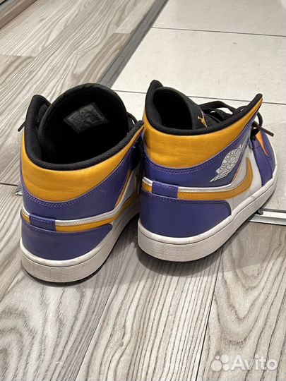 Оригинал Nike Air Jordan 1 lakers