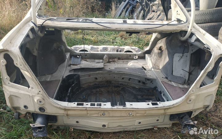 Задняя часть кузова W211 Mercedes седан