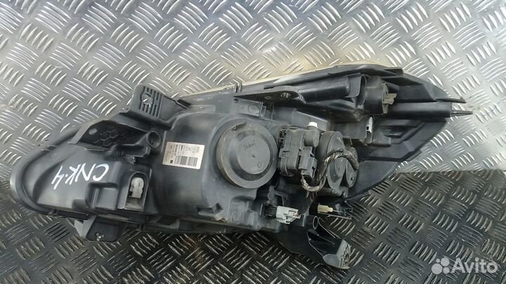 Фара передняя для Renault Clio 3 260100203R