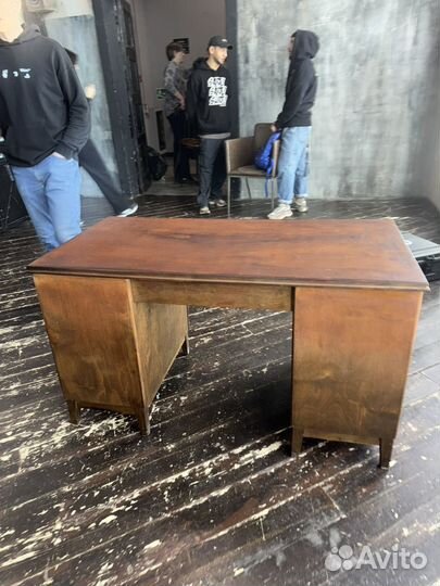 Пистменный стол финский