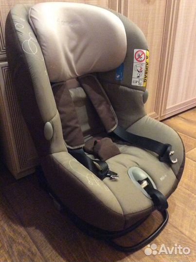 Продам автокресло Maxi-Cosi MiloFix isofix 2-в-1