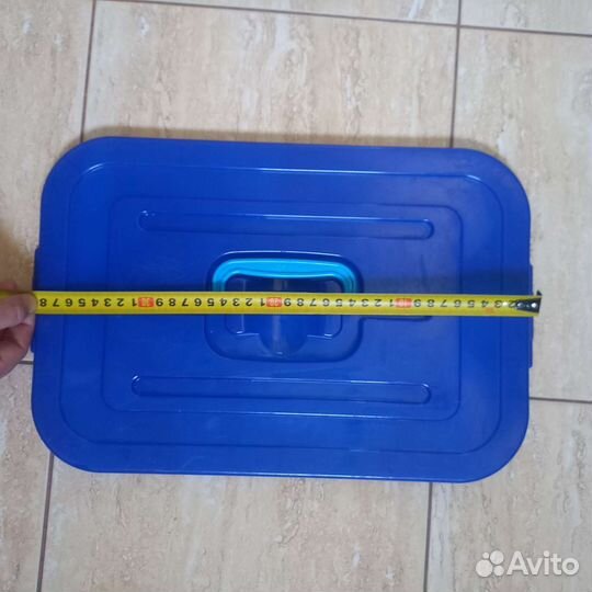 Крышка от пластикового ящика