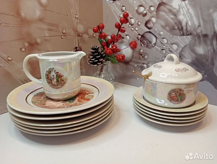 Чайный сервиз с позолотой 