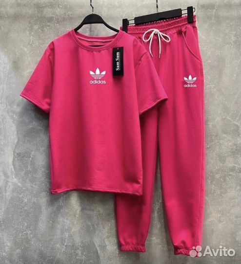 Спортивный костюм женский