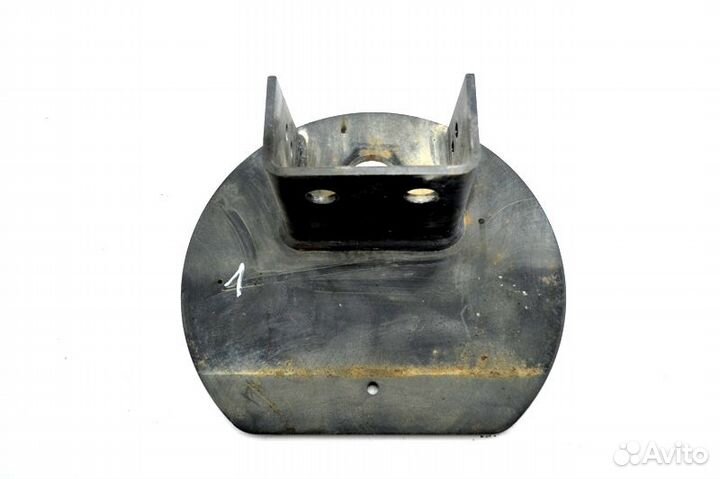 Крышка пневмобаллона вспомогательного моста, левая