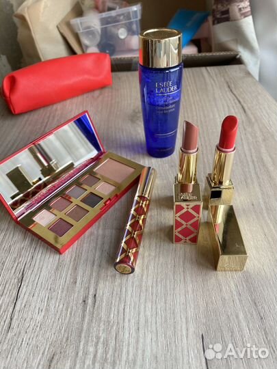 Набор- помада,блеск и средство Estée Lauder