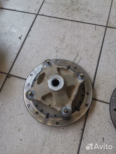 Передняя ступица с диском Polaris Sportsman 700