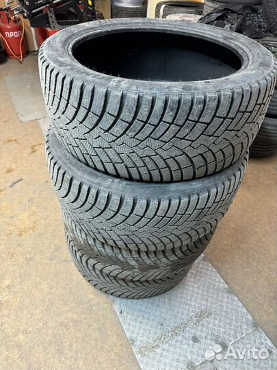 Pirelli Scorpion Ice Zero 2 285/40 R22