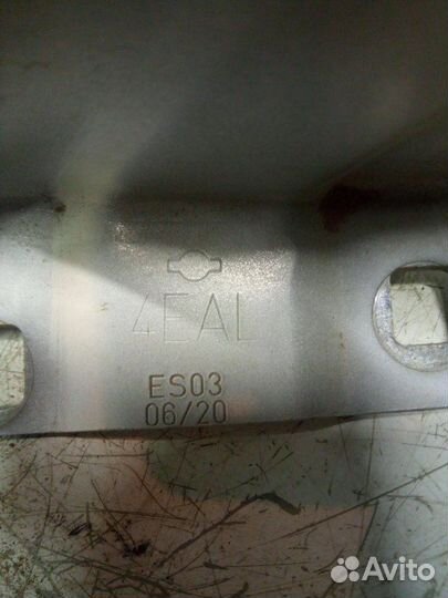 Петля капота передняя левая Nissan Qashqai J11