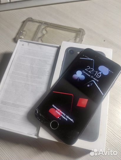 Телефон iPhone 7 32