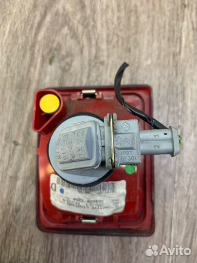 Фонарь противотуманный задний правый Peugeot 407