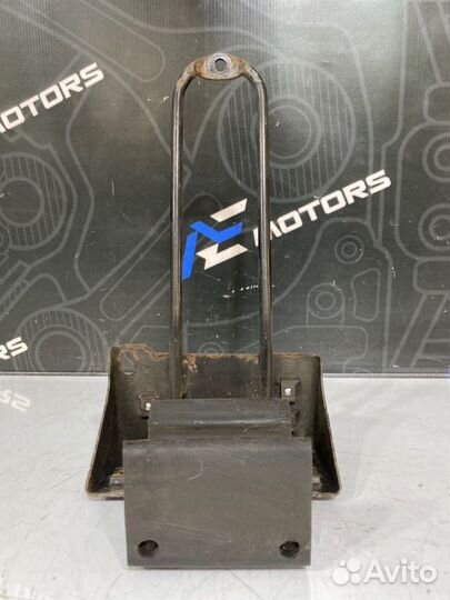 Кронштейн замка капота Chevrolet Trailblazer