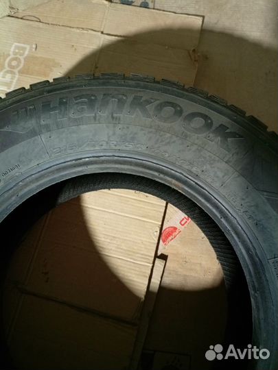 Hankook Winter I'Pike LT RW09 215/70 R15C 109R