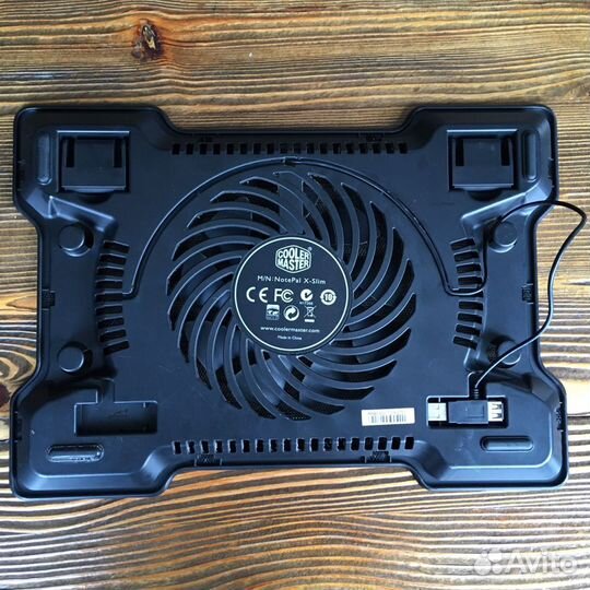 Подставка с охлаждением