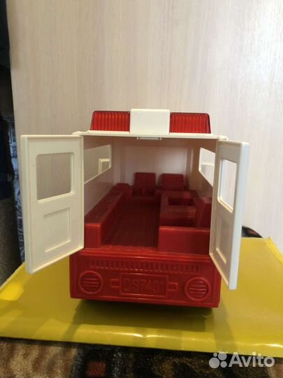 Машина скорой помощи Max