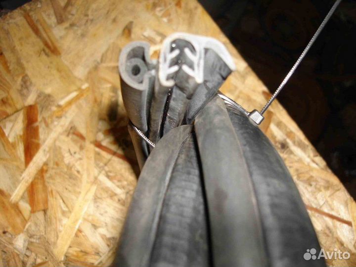 Уплотнитель Chevrolet Spark 2010-2015