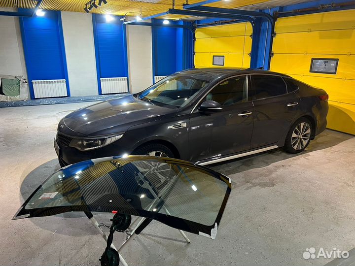 Лобовое стекло на Киа Оптима