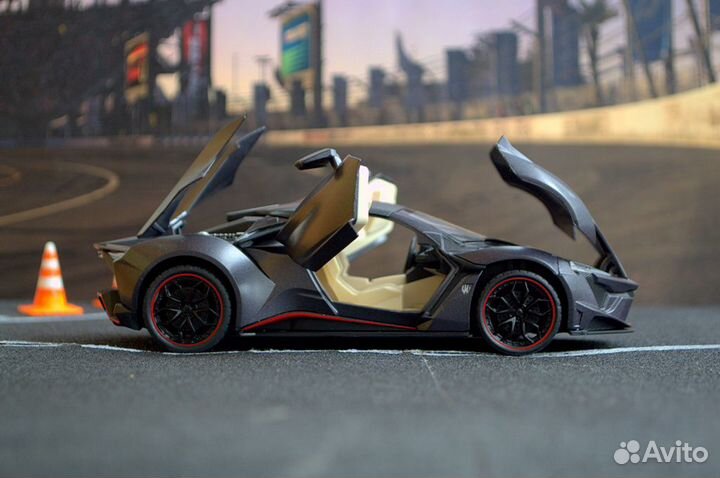 Модель реплика Fenyr SuperSport 2015 1/24