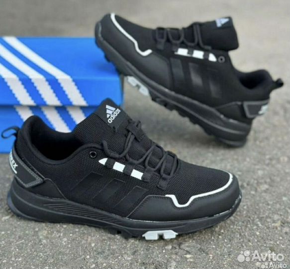 Кроссовки adidas 44