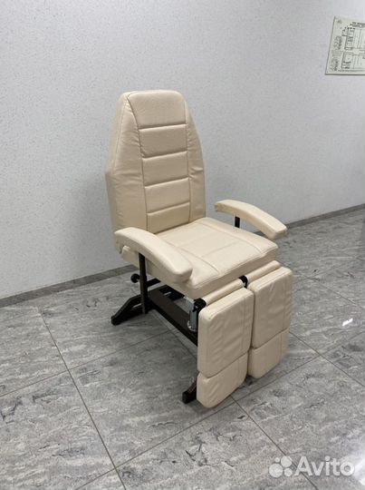 Педикюрное кресло на гидроподъемнике