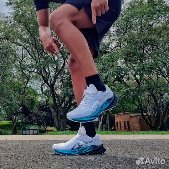 Кроссовки asics novablast 3