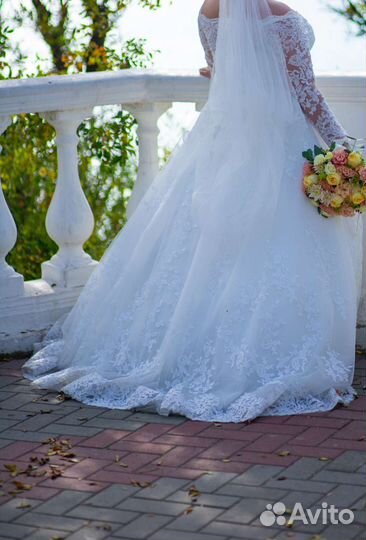 Свадебное платье