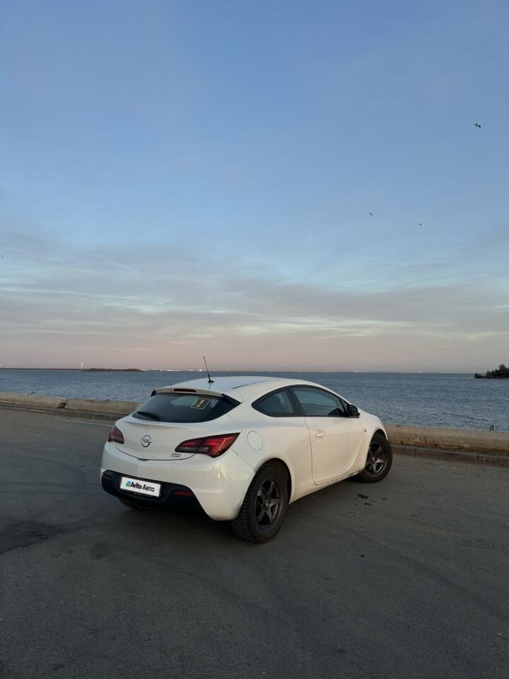 Opel Astra GTC: фото владельца