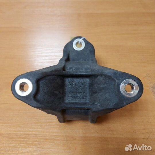 Опора двигателя задняя Honda Accord 8 2008-2010