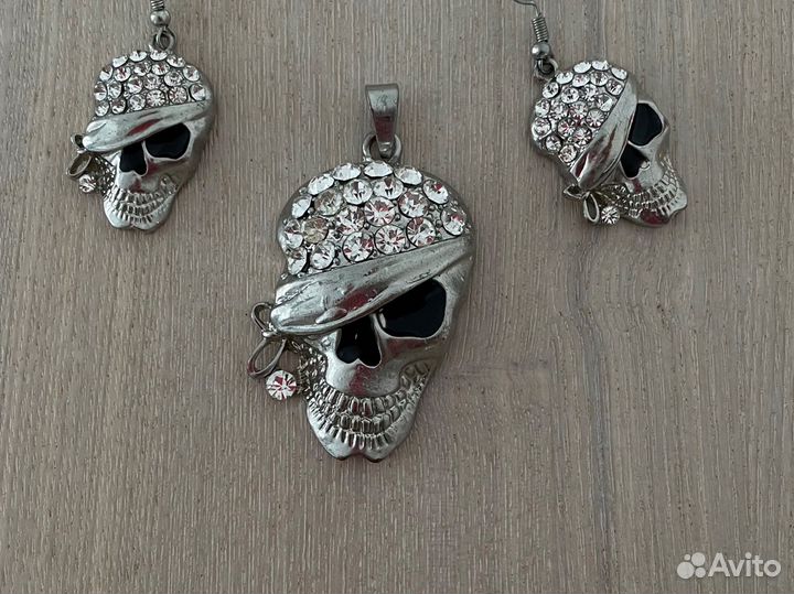 Серьги и кулон