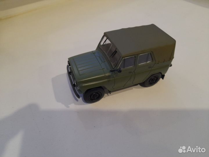 Модель а/м УАЗ 469 деагостини. 1:43