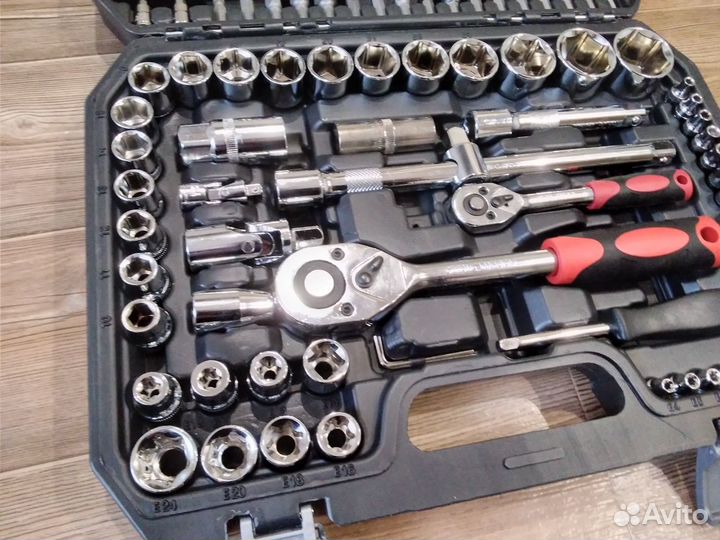 Автомобильный набор инструментов