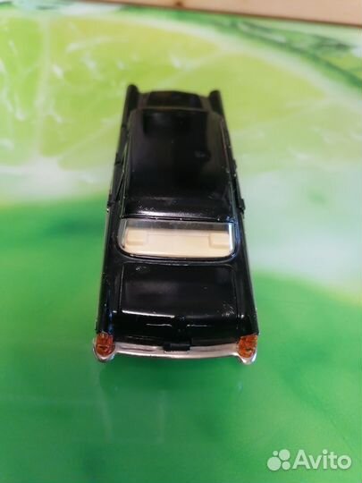 Модель автомобиля СССР Газ-13 Чайка