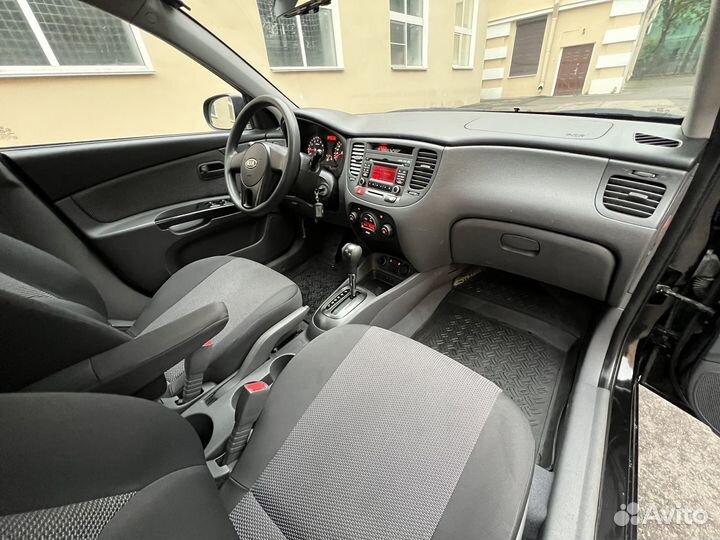 Kia Rio 1.4 AT, 2011, 155 000 км