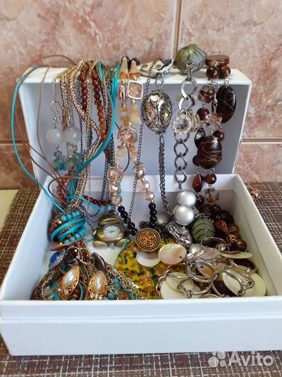 Серьги,колье,бусы,цепочки,кольца браслеты