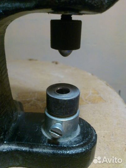 Заклепыватель для календаря