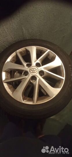 Литые диски с шинами на таета