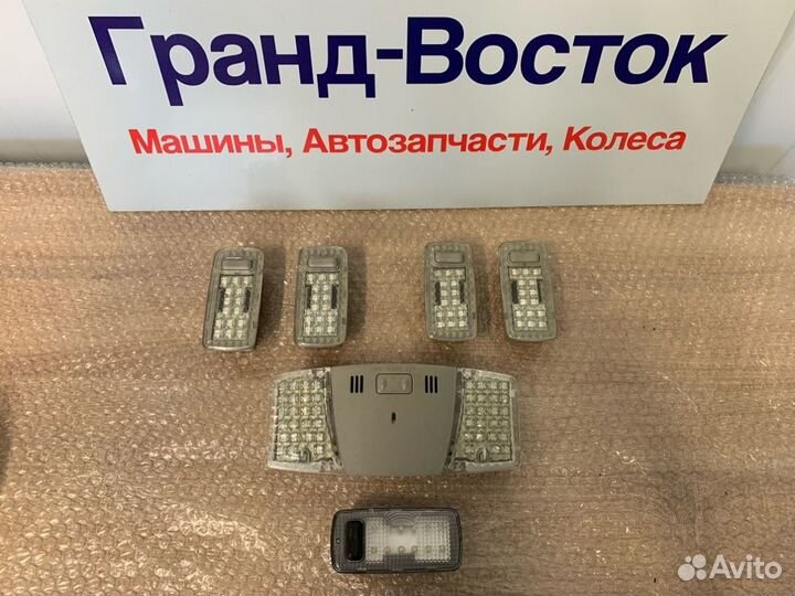 Плафон подсветки салона Nissan Elgrand TE52 2012