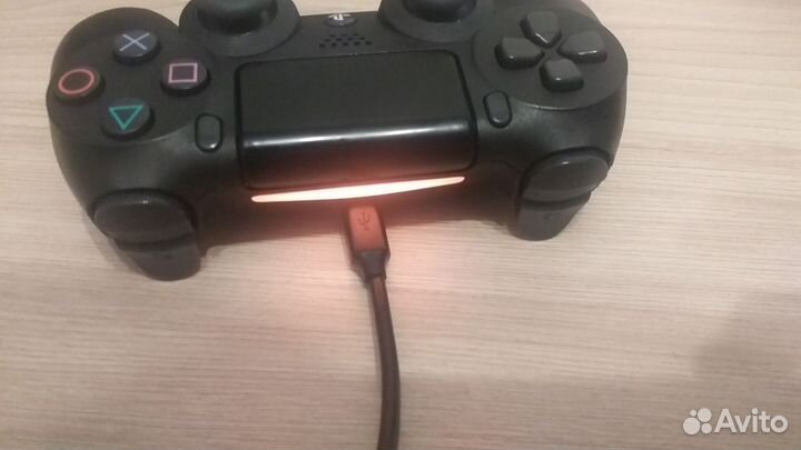 Геймпад Sony Dualshock 4