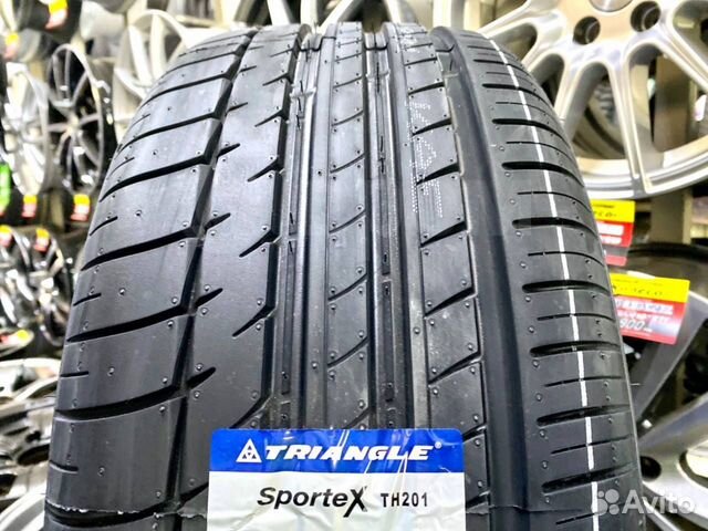 Triangle Sports TH201 235/45 R17 100W