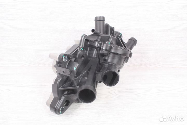 Помпа с термостатом 1,4 TSI Volkswagen Taos