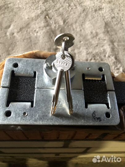 Продам замок